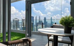 Balkon atau teras di AGILE Bukit Bintang By Irent365