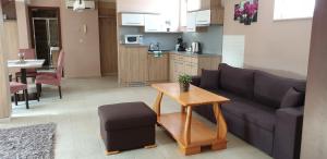 Kuchyňa alebo kuchynka v ubytovaní Szabó Lux Apartman