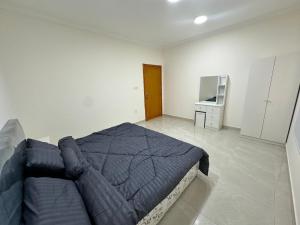 Μια τηλεόραση ή/και κέντρο ψυχαγωγίας στο نجوم السعد 10