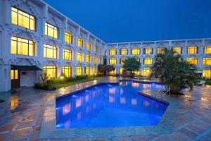 Bazén v ubytování Welcomhotel by ITC Hotels, Alkapuri, Vadodara nebo v jeho okolí