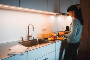 Cucina o angolo cottura di Chasa Laina