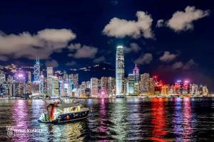 Vista generica su Hong Kong o vista sulla città dall'interno della stanza in casa privata