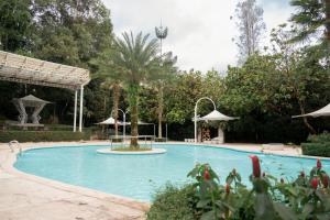 Bazen u objektu The Hill Hotel & Resort Sibolangit Powered by Archipelago ili u blizini