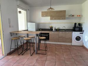 Eldhús eða eldhúskrókur á Appartement T3 proche de la mer