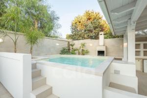 The swimming pool at or close to Villa Lux Bacino Grande - piscina privata By Cala Salento