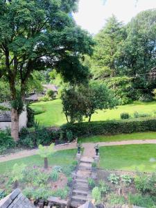 Zahrada ubytování Luxury Attic Studio, heart of Uppermill, Saddleworth