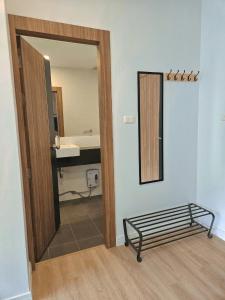 Φωτογραφία από το άλμπουμ του The Olive Studio Room at Chic Condominium στην Παραλία Καρόν