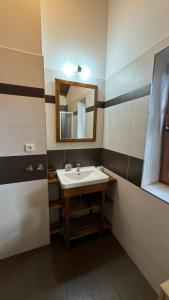 Koupelna v ubytování Kamenny apartman + 37 fotografií