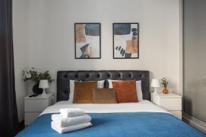 Posteľ alebo postele v izbe v ubytovaní Royal Wilanów 2-bedroom Apartment