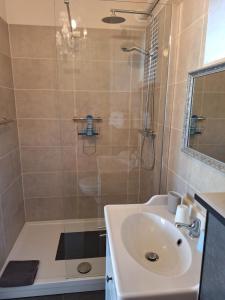 Ένα μπάνιο στο Gastsuite in Valkenburg aan de Geul +6 φωτογραφίες