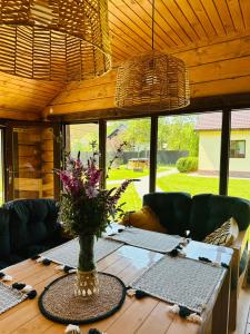 Istumisnurk majutusasutuses FRIENDS HOUSE - Ізки 33