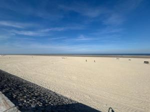 ベルク・シュル・メールにあるMaison des dunesの砂浜 +2枚の写真