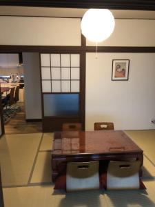 Posezení v ubytování shiamoterrace 小田原鴨宮