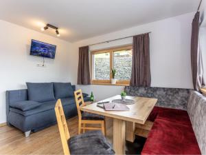 Χώρος καθιστικού στο Apartment Seeblick by Interhome