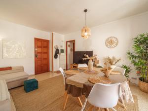 Χώρος καθιστικού στο Apartment Porto Cristo by the Sea by Interhome