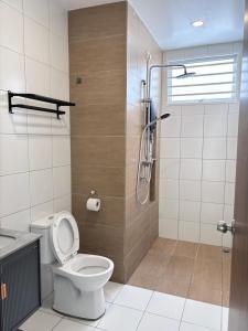 Koupelna v ubytování French Style Comfy Homestay Alor Setar 现代极简法式温馨民宿 + 37 fotografií