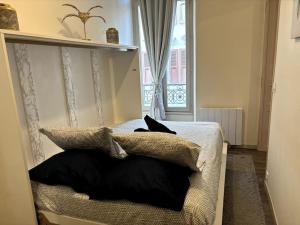 Gallery image of Rivieira - 3' des thermes - T1 in Évian-les-Bains