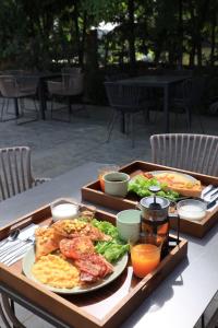 Jídlo v luxury tent nebo okolí