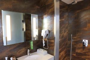 Fosshotel Vatnajökull的一间浴室