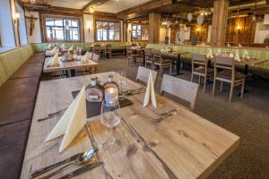 Restaurace v ubytování Berggasthof Hochzeigerhaus