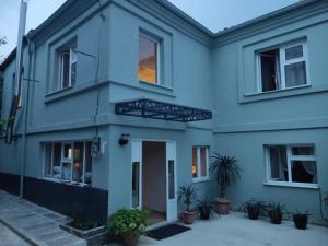 Το κτήριο όπου στεγάζεται  η παραθεριστική κατοικία