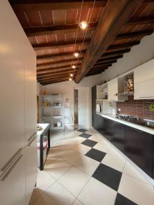 Kuchyň nebo kuchyňský kout v ubytování Casa Cinzia