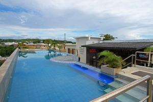Bazén v ubytování Aloha Boracay Hotel nebo v jeho okolí