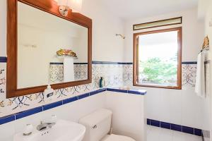 Koupelna v ubytování La Caracola | 3BR in Native forest & Pvt Sea
