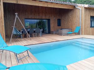 Hồ bơi trong/gần Accords Pyrénées - Vue Pyrénées - Piscine et spa - classé 4 étoiles