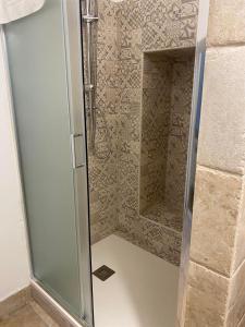Ένα μπάνιο στο Araxis Luxury Apartment