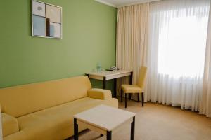 Posedenie v ubytovaní 7 Days Hotel Kamyanets-Podilskyi