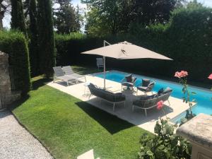 Swimmingpoolen hos eller tæt på Villa Lucia mit Pool in Gardone Riviera, Gardasee