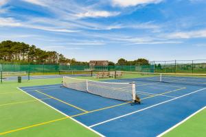 Tennis ja/või seinatennis majutusasutuses Private Beach and Bay Views Retreat in Ocean View või selle läheduses