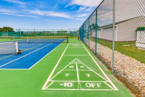 Tennis ja/või seinatennis majutusasutuses Private Beach and Bay Views Retreat in Ocean View või selle läheduses