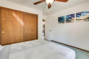 Postel nebo postele na pokoji v ubytování Pet-Friendly Home with Game Room in Las Vegas!