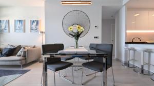 Khu vực ghế ngồi tại SUNSET WAVES sweet apartment