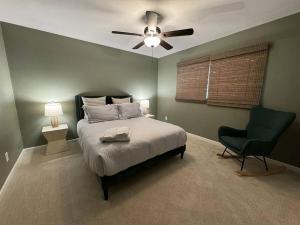 Ένα ή περισσότερα κρεβάτια σε δωμάτιο στο Family Friendly Retreat - Pool - Putting Green +17 φωτογραφίες