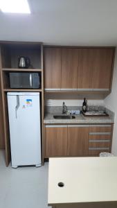 Η κουζίνα ή μικρή κουζίνα στο Suíte Vista Mata Atlântica - Vista Azul