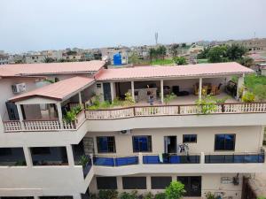 Magnifique appartement的阳台或露台