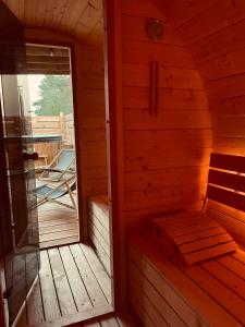 Fotografie z fotogalerie ubytování Sworna łąka z zewnętrznym SPA- sauna, jacuzzi, balia v destinaci Swornegacie