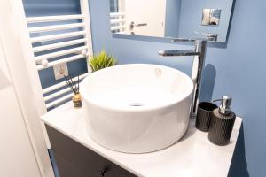A bathroom at Syntagma Sweet House 2