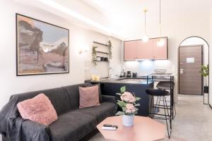 A kitchen or kitchenette at Syntagma Sweet House 2