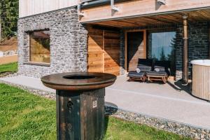Vrt ispred objekta Almchalet - Luxus am Fuße der Koralpe