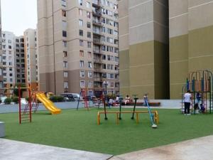 Детская игровая зона в Amplio Departamento amoblado, Condominio Parques de la Huaca - San Miguel