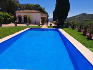 The swimming pool at or close to Casa rural Villa Manuela