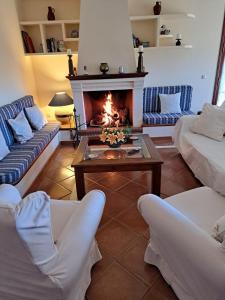 A seating area at Casa rural Villa Manuela