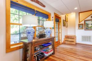 惠提尔Panoramic Views and 7 Private Acres at Hazey View的相册照片