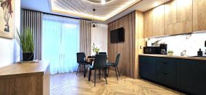 Kuchyňa alebo kuchynka v ubytovaní VIP Apartamenty VILLA GORSKI SEN