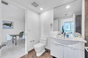 Unique 1BR Icon Brickell WaterViews-Freespa的一间浴室