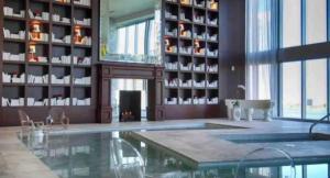 Unique 1BR Icon Brickell WaterViews-Freespa内部或周边的泳池